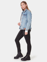Load image into Gallery viewer, Betsy